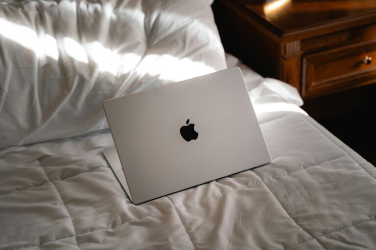 🌐 How to Live a Tech-Savvy but Slow Life